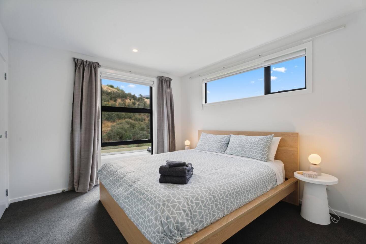 Modern Apartment With Coronet & Remarkables Views Queenstown Exteriör bild