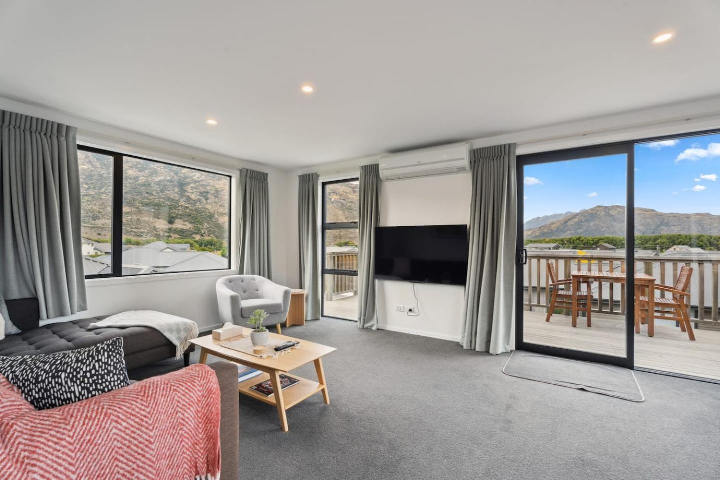 Modern Apartment With Coronet & Remarkables Views Queenstown Exteriör bild